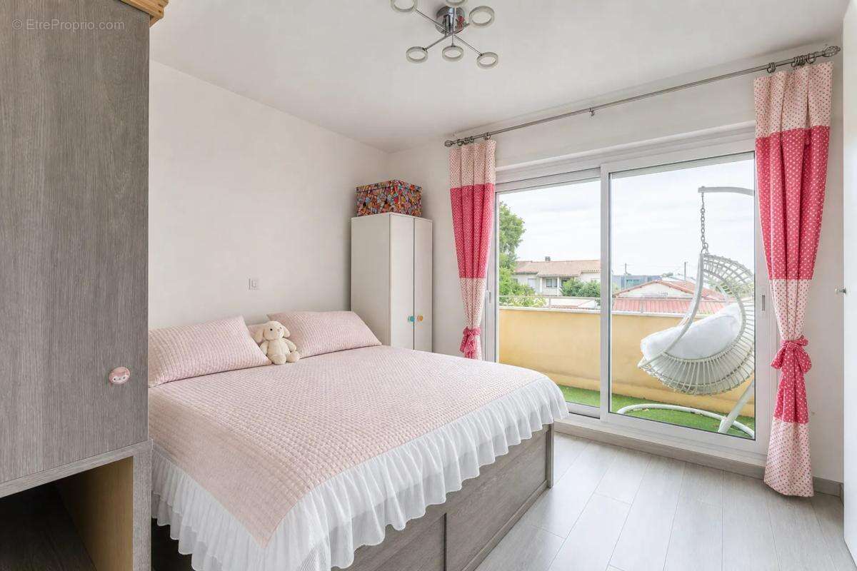 Appartement de 3 pièces de 80 m² située à Mérignac - photo 3