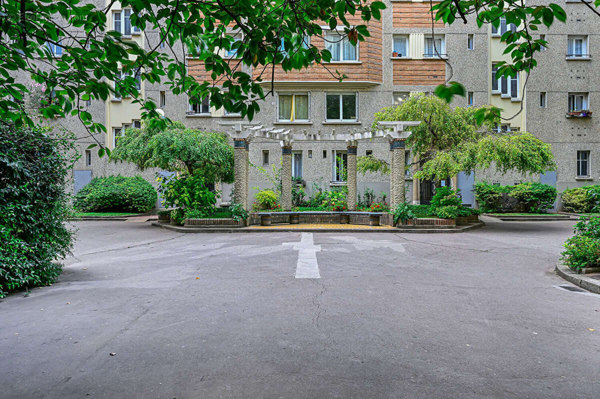 Appartement à PARIS-14E