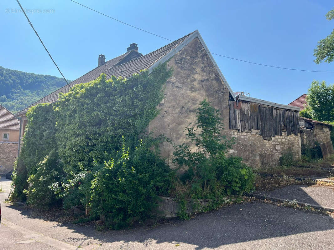 Maison à CLERVAL