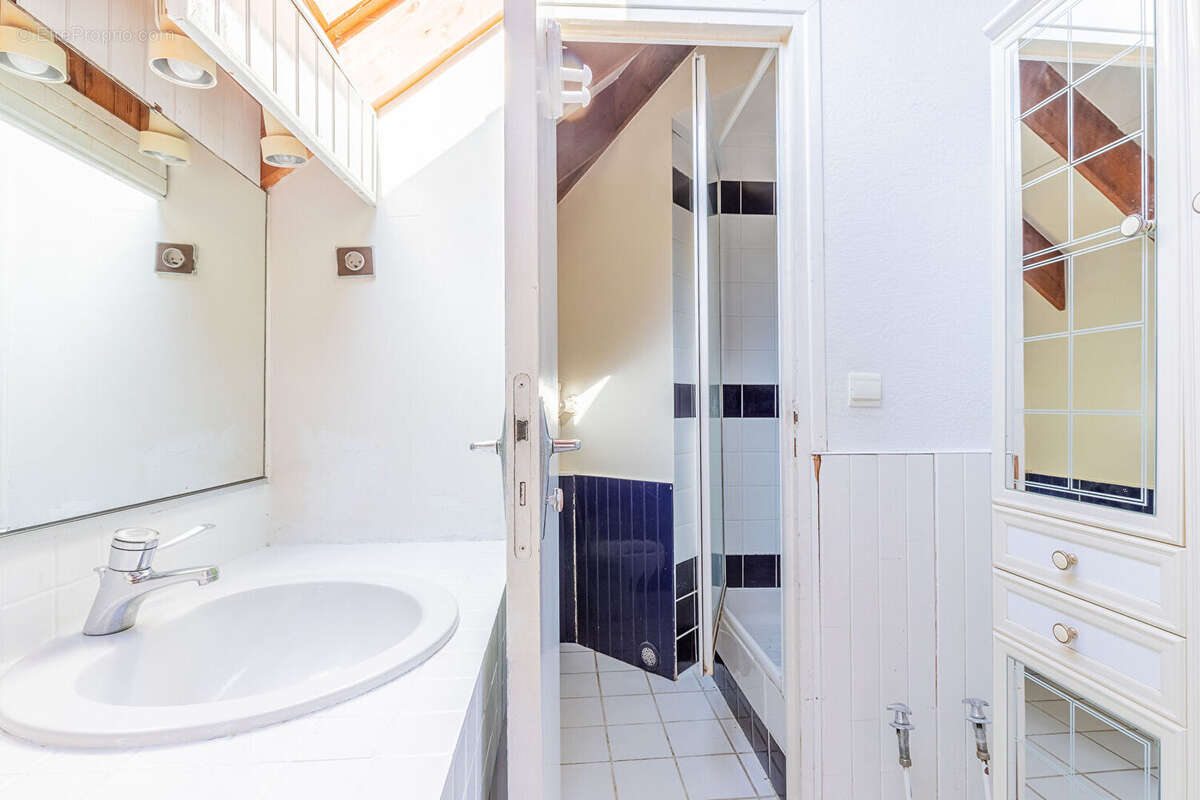 Maison à VERRIERES-LE-BUISSON