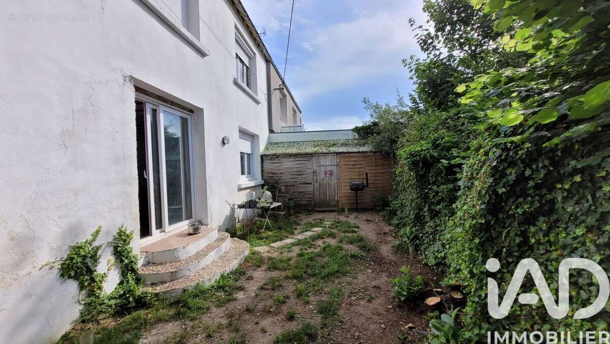 Maison 92 m² à Roudouallec  - photo 6