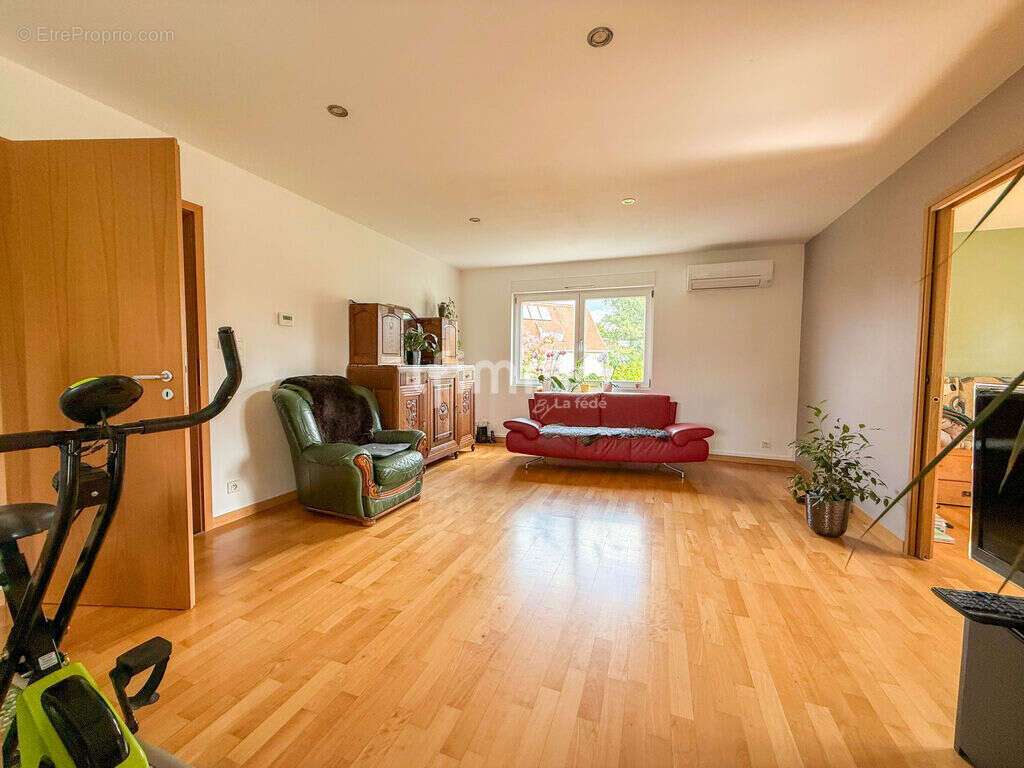 Maison bi-famille de 155m² sur 6,70 ares en quartier résidentiel - photo 5