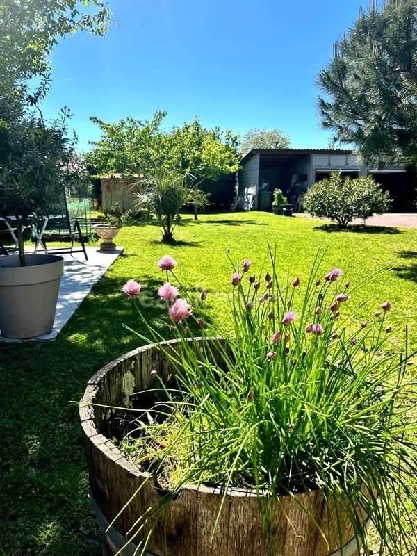 Maison à AMBARES-ET-LAGRAVE