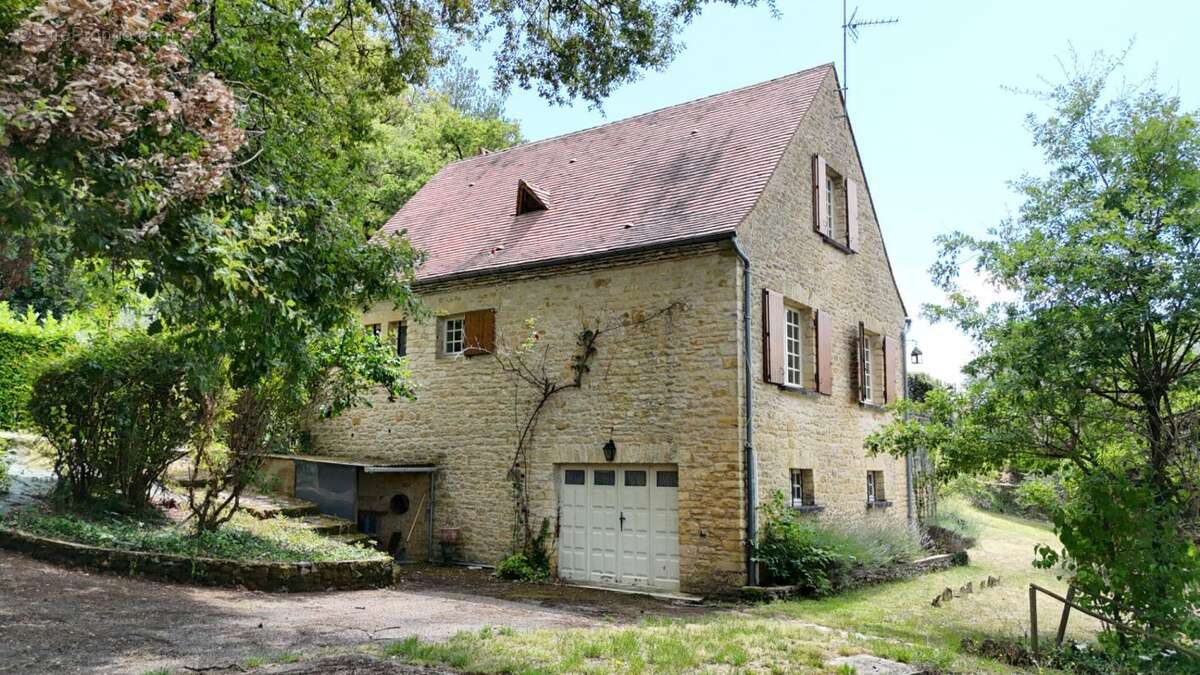 Maison à BEYNAC-ET-CAZENAC
