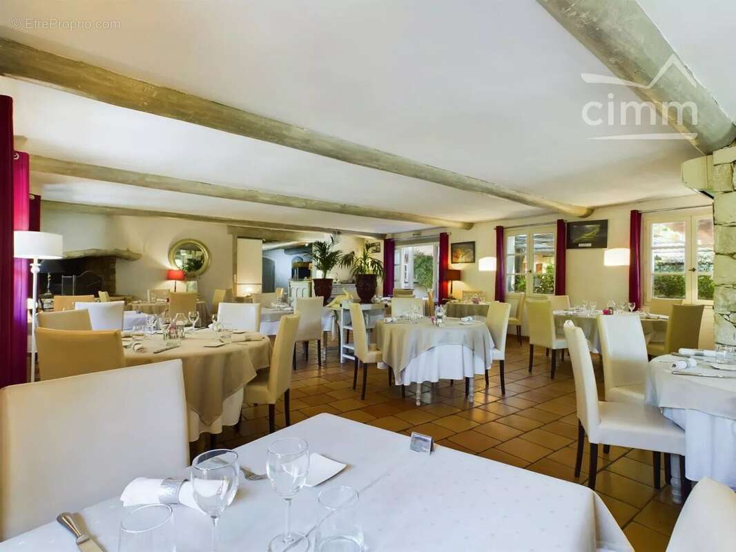 Commerce à SAINT-PAUL-LE-JEUNE