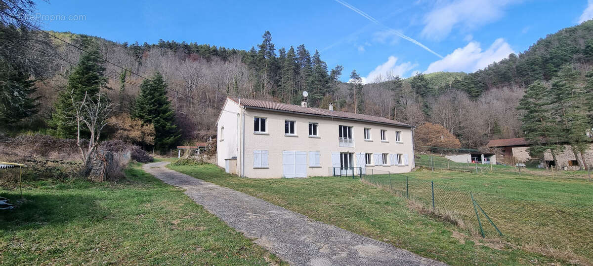 Maison à BEAUZAC