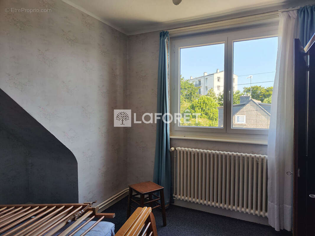 Proche centre ville - Maison 4 chambres, vue dégagée, calme et terrain 700 m² - photo 12