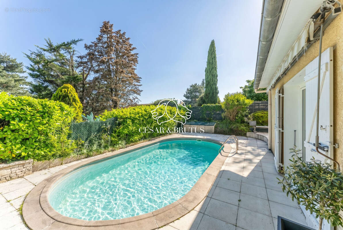Maison 6 pièces 147 m² à vendre à La Tour-De-Salvagny (69890) - photo 4
