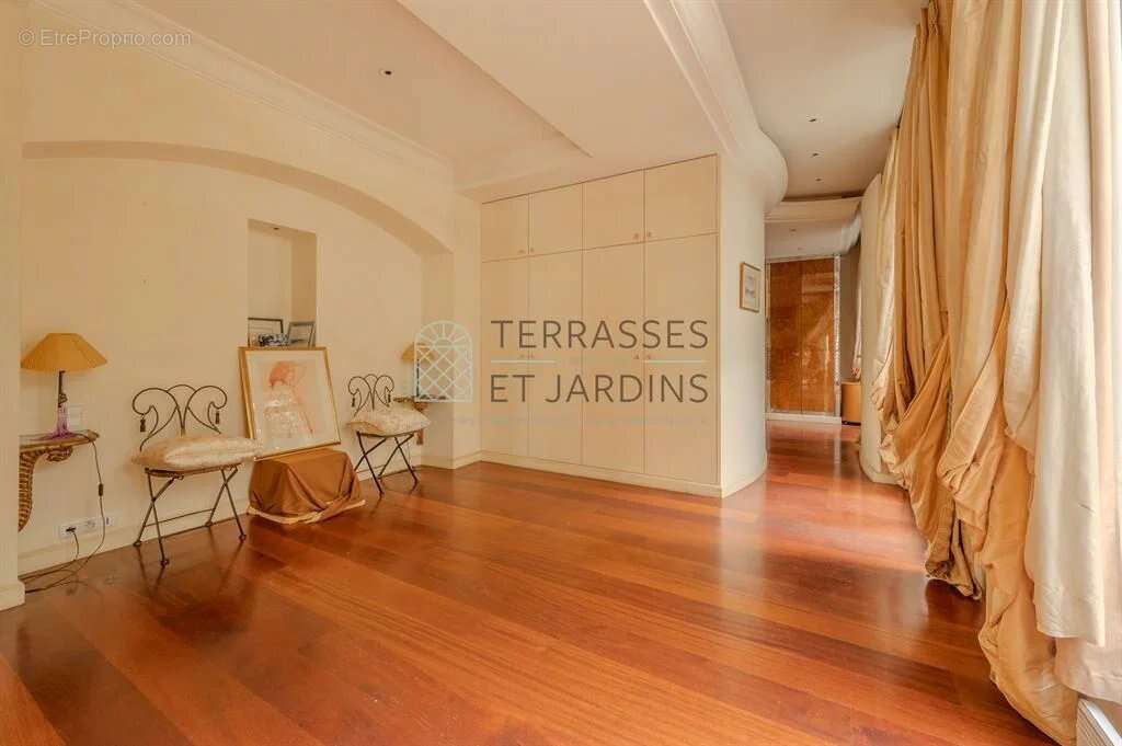 Appartement à PARIS-6E