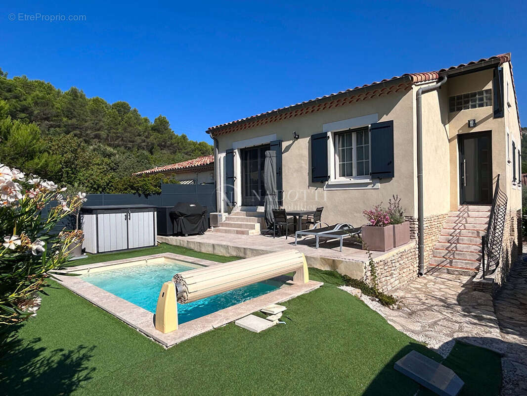 Maison Fontaine-de-vaucluse  belle villa individuelle de 90 m2, avec piscine et  garage - photo 2