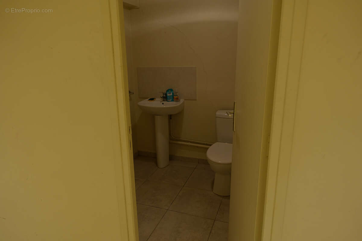 Entrepot sur 2 niveaux - paris 12 - photo 9