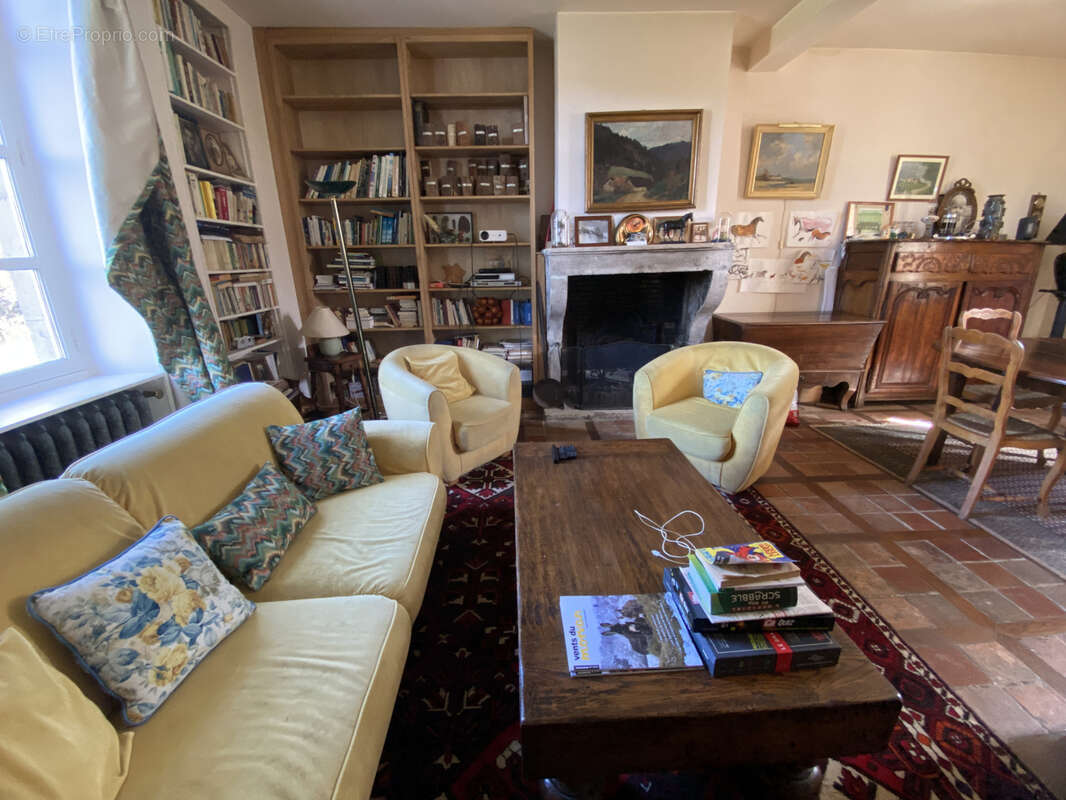 Maison à MONTREUILLON