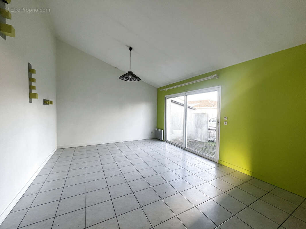 Maison à SAINT-YRIEIX-SUR-CHARENTE