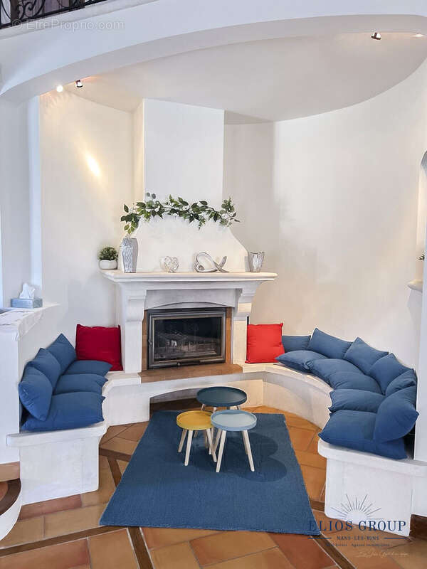Maison 220 m² à Nans-Les-Pins  - photo 6