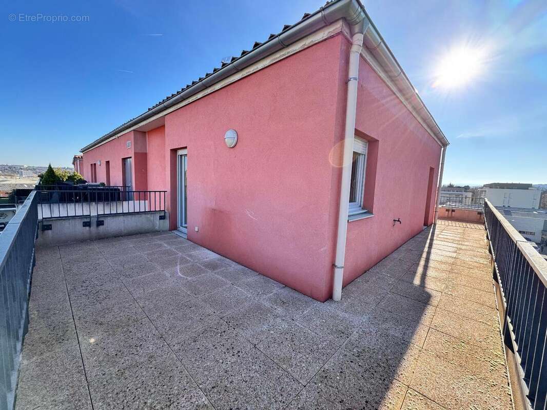   - Appartement à VILLEFRANCHE-SUR-SAONE