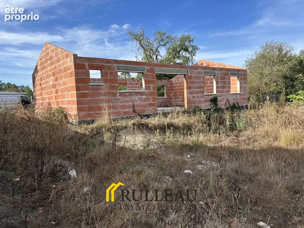 Maison avec garage en construction sur terrain de 973m2 - photo 8
