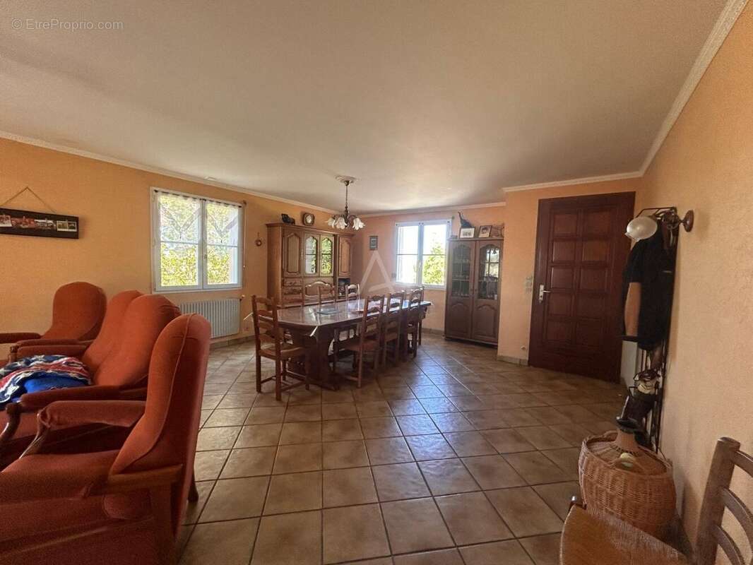 Maison sous sol, dépenance et grand terrain. - photo 4