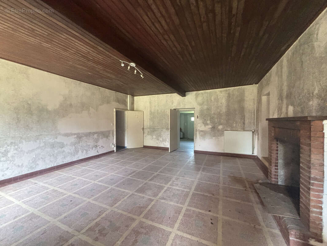 Ensemble immobilier de caractère avec dépendances à for potentiel - Bain de Bretagne - photo 5