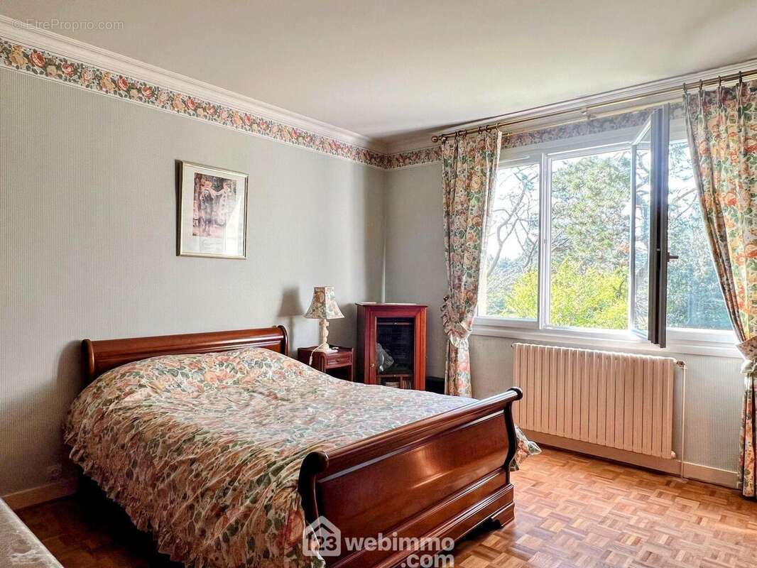 ... dont deux d'entre elles se trouvent au rez-de-chaussée. - Maison à ANGERS