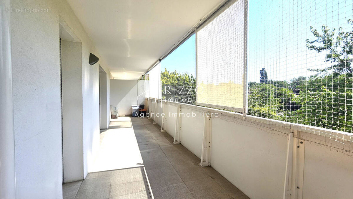 Appartement à SAINT-GENIS-POUILLY