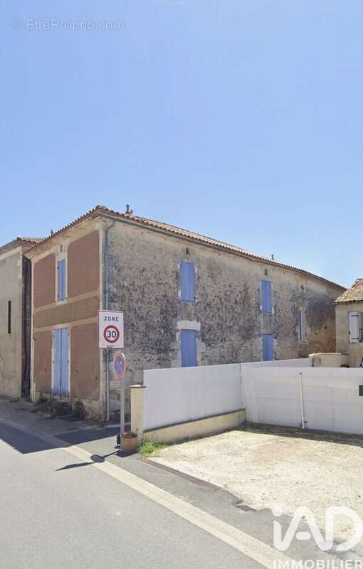 Photo 2 - Maison à SAINT-BONNET-SUR-GIRONDE