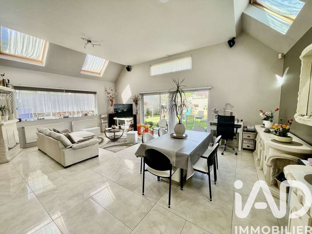Photo 2 - Maison à OSNY