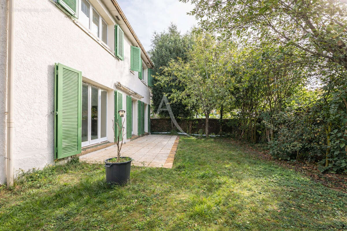 Maison à BURES-SUR-YVETTE