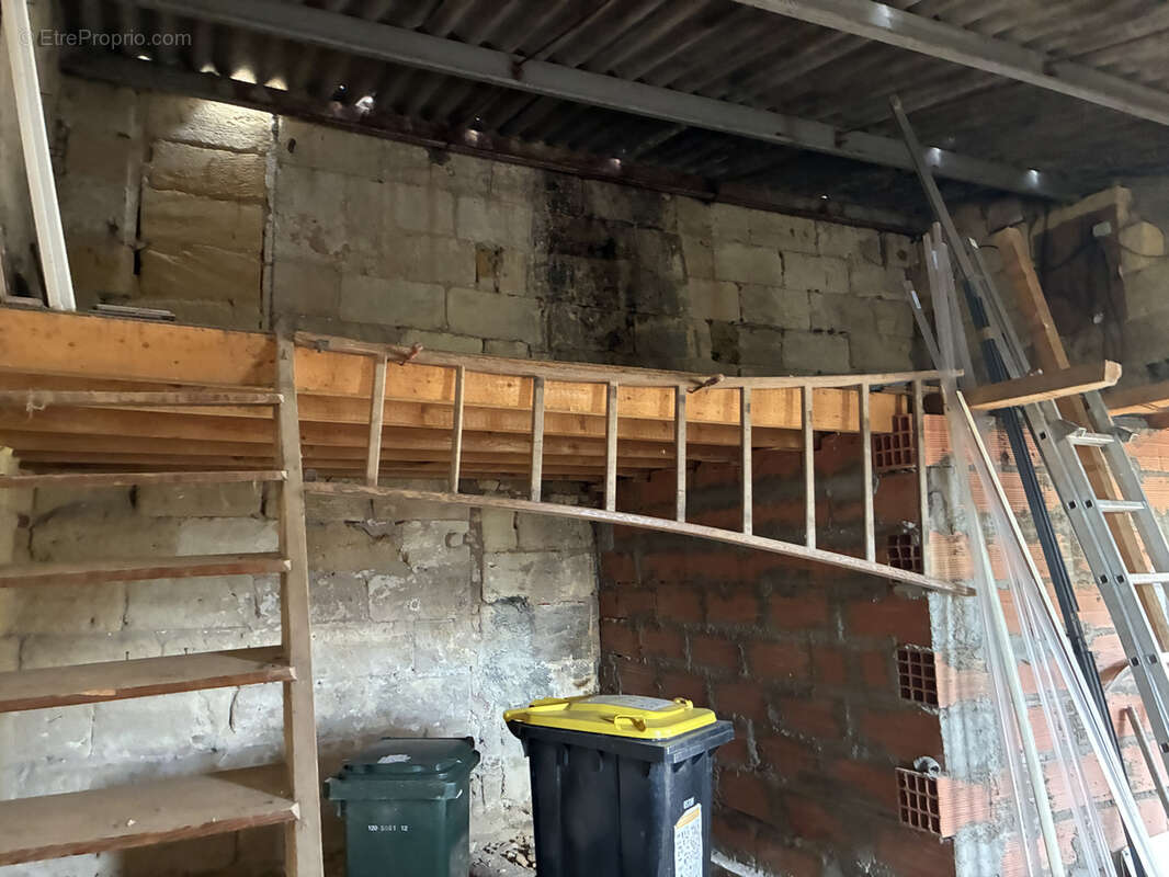 Maison à SAINT-MAGNE-DE-CASTILLON