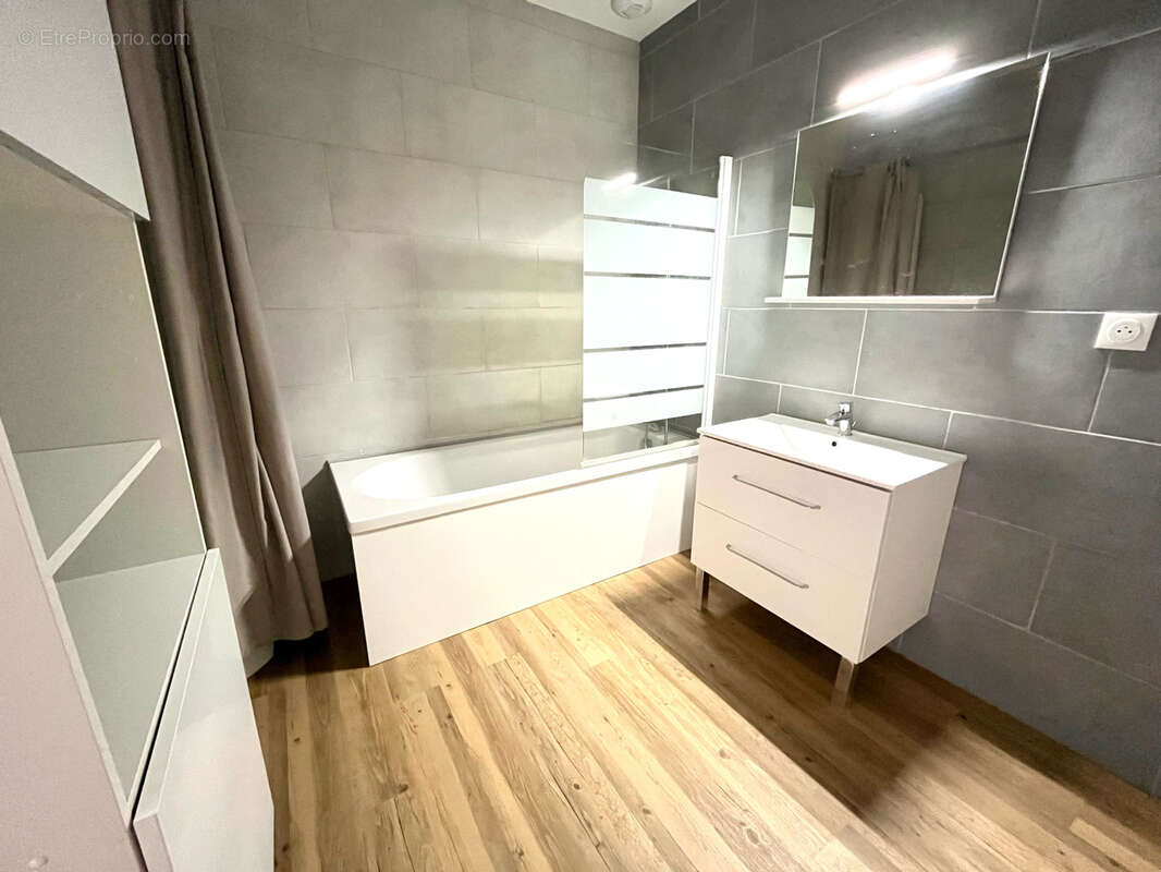 Appartement à PORT-DE-BOUC