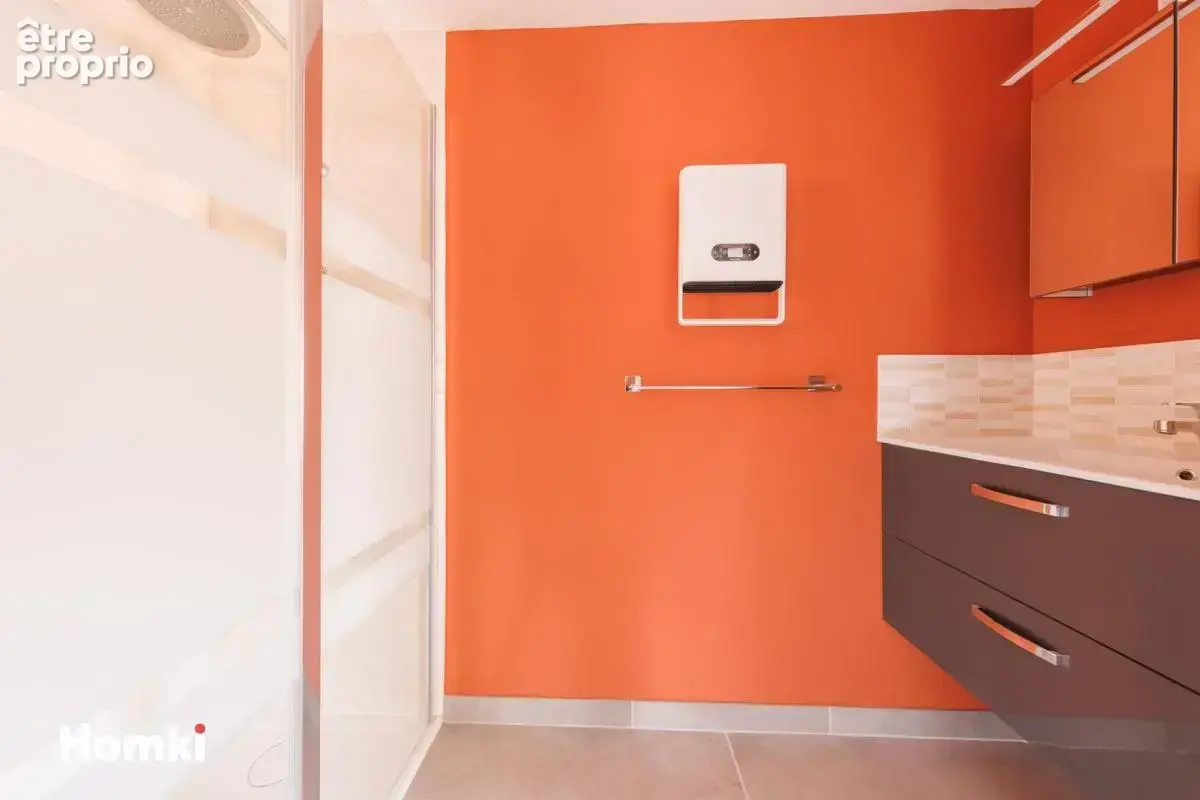 Maison de ville T2 de 43 m² à La Roche-Noire 63800 - photo 8