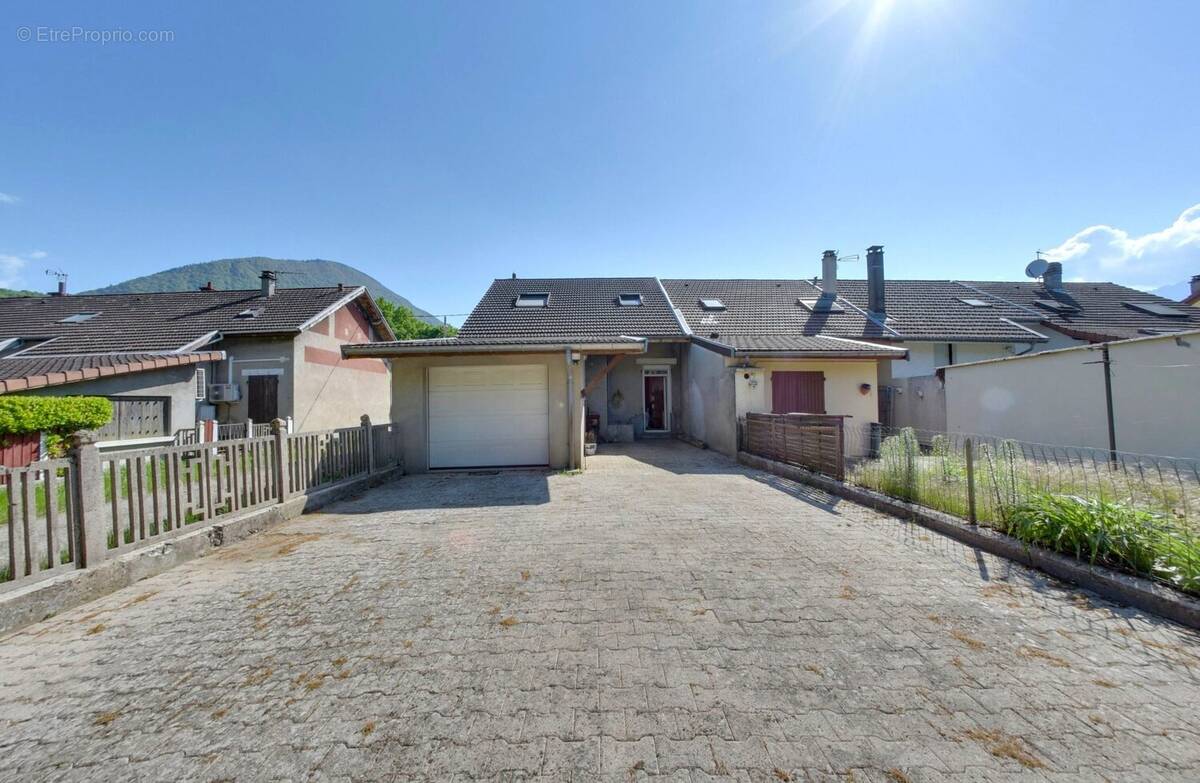 Maison à CHAMP-SUR-DRAC