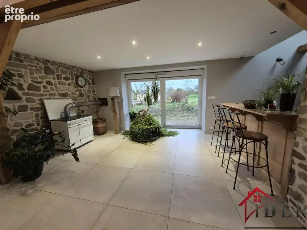 Belle ferme rénovée de 190 m2 avec terrain constructible et - photo 7