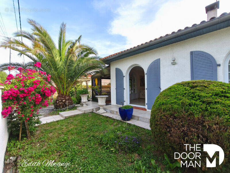 Maison à BRUGUIERES