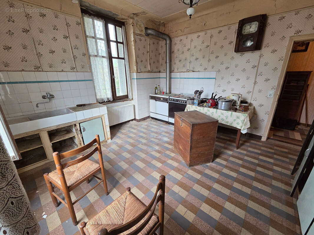 n°1 - Maison à BUGEAT