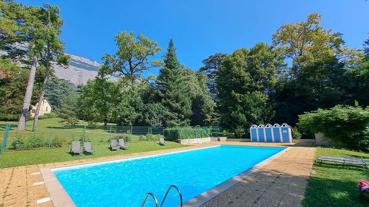 Appartement à MEYLAN