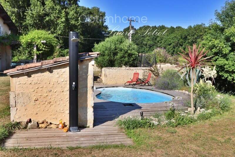 Maison à SAINT-THOMAS-DE-CONAC