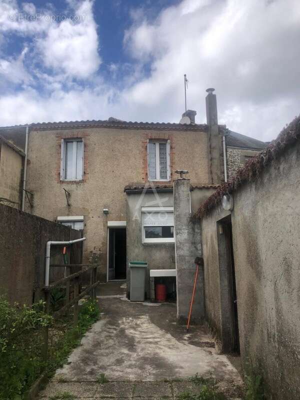 Maison à BOUSSAY