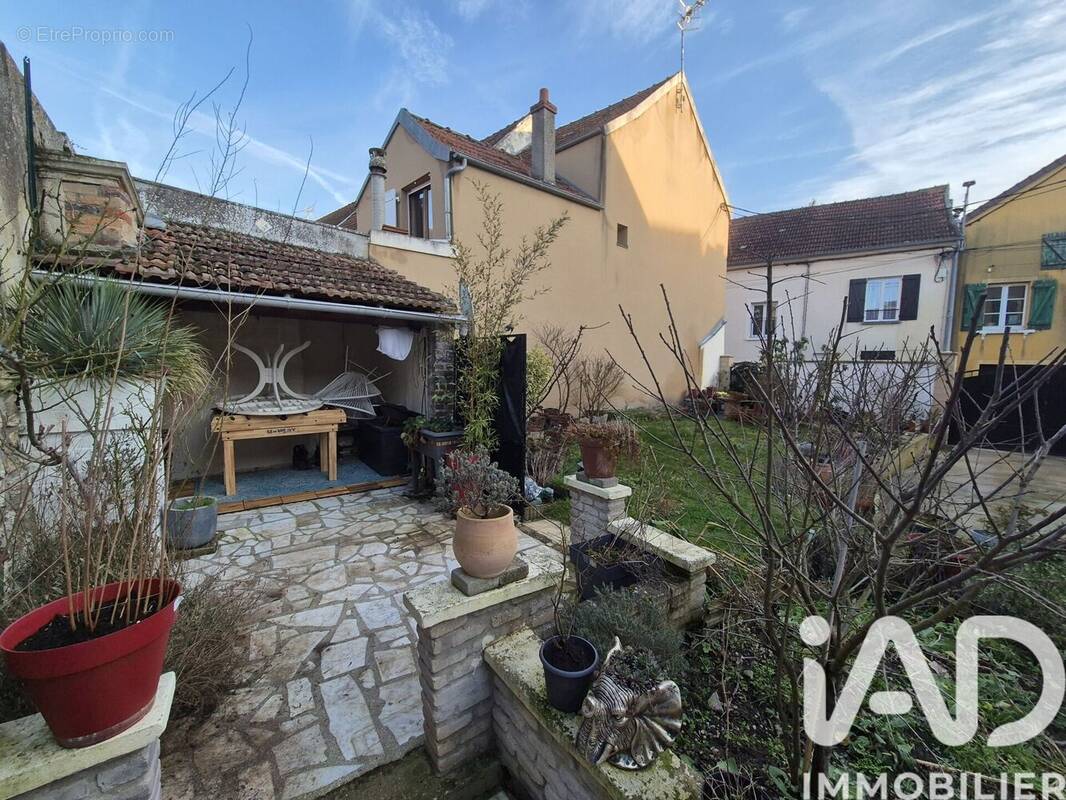 Photo 1 - Maison à LIZY-SUR-OURCQ