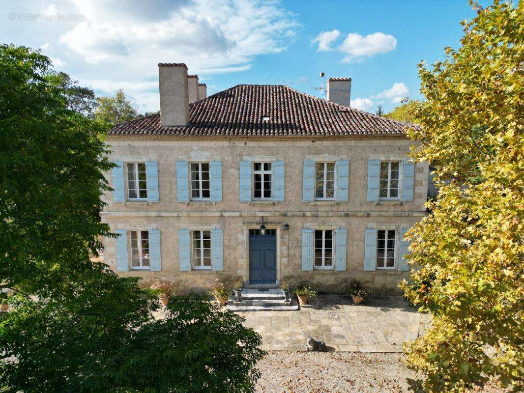 Maison à VIC-FEZENSAC