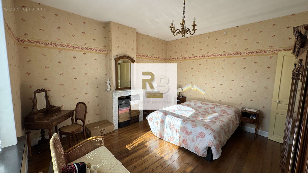 Maison à AIX-NOULETTE