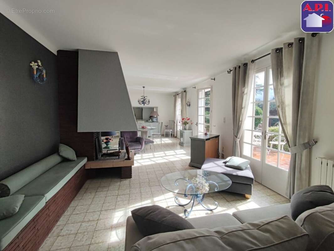 Maison à LA TOUR-DU-CRIEU