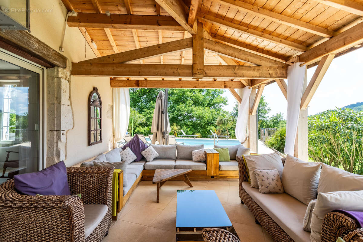 Maison de campagne avec annexes, 3 x piscines et vue - photo 43