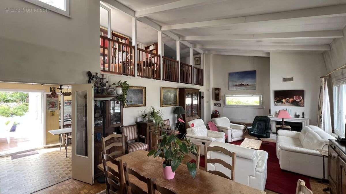 Maison à PLAISIR