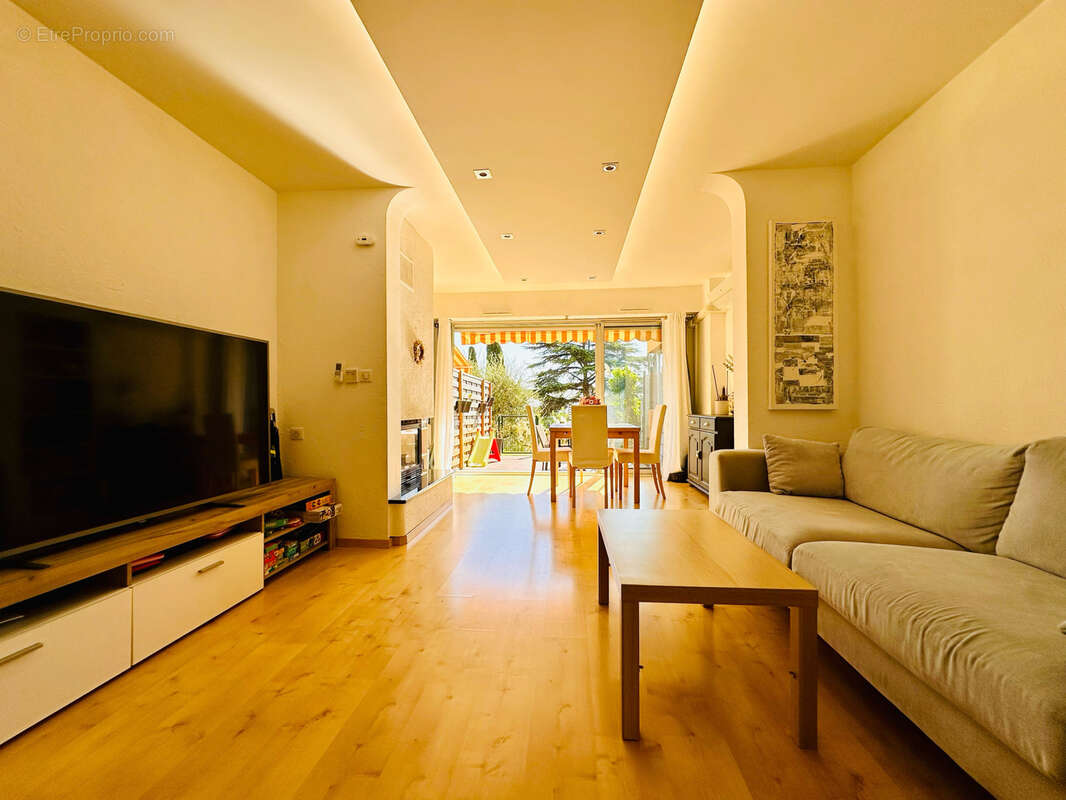 Appartement à VILLENEUVE-LOUBET