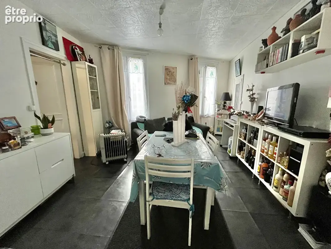 Immeuble 2 Locaux commerciaux + 2 Appts - photo 6