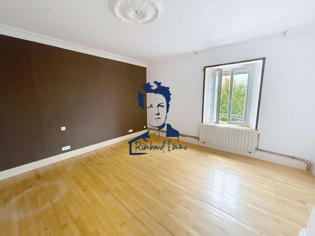 Maison à PRIX-LES-MEZIERES