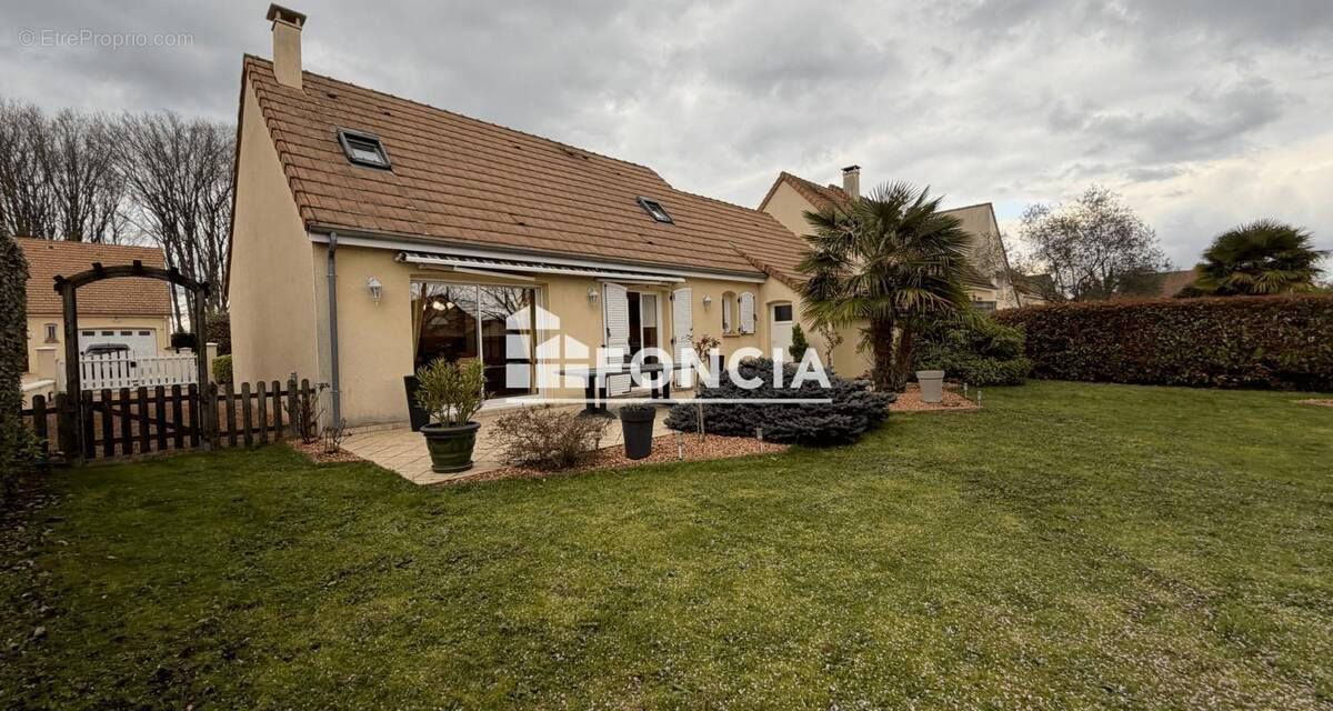 Maison à MONCE-EN-BELIN