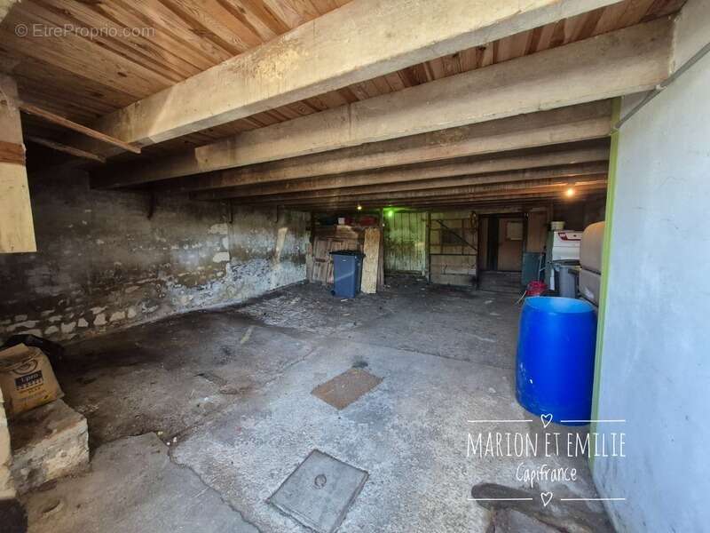 Maison à SAINT-SATURNIN-DU-BOIS