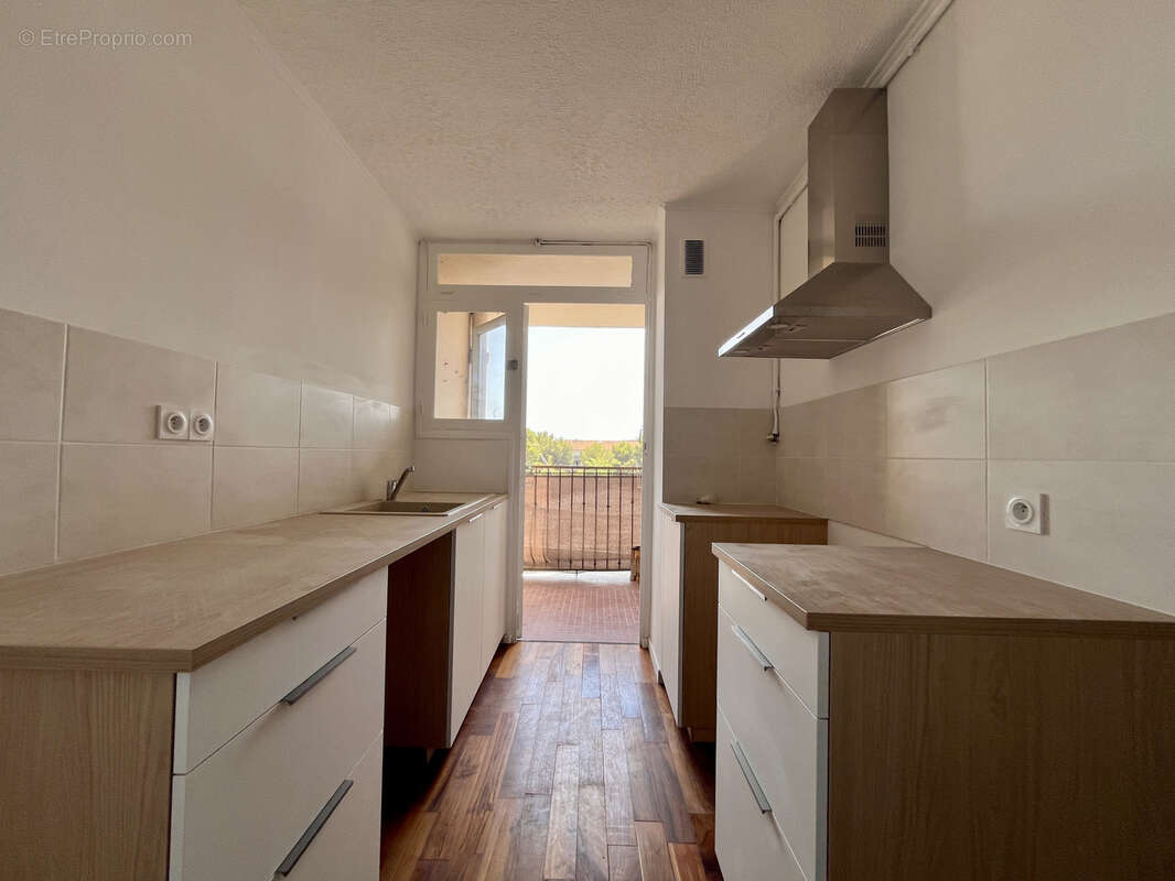 À acheter 160000 € à Toulon (83) : appartement de 70.85m2 - photo 12