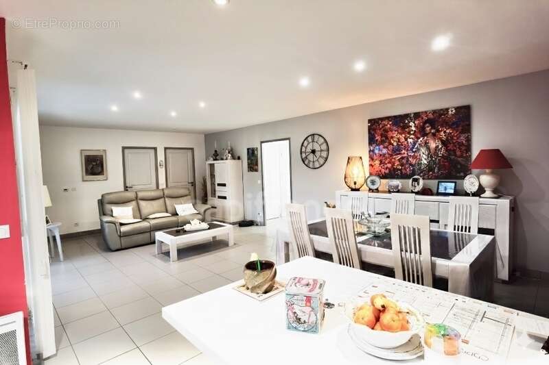 Dpt Gard (30), à vendre maison P3 de 91 m², terrasse, terrain d'environ 65m2, garage, place de parking, copropriété, piscine - photo 11